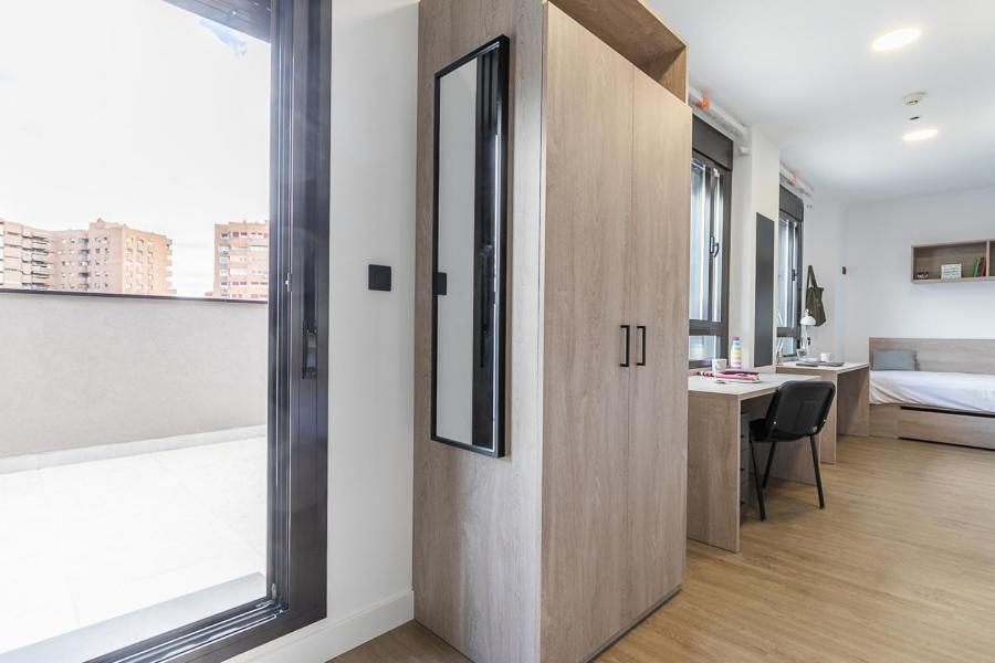 Micampus Madrid Sinesio Delgado Student Residence Luaran gambar