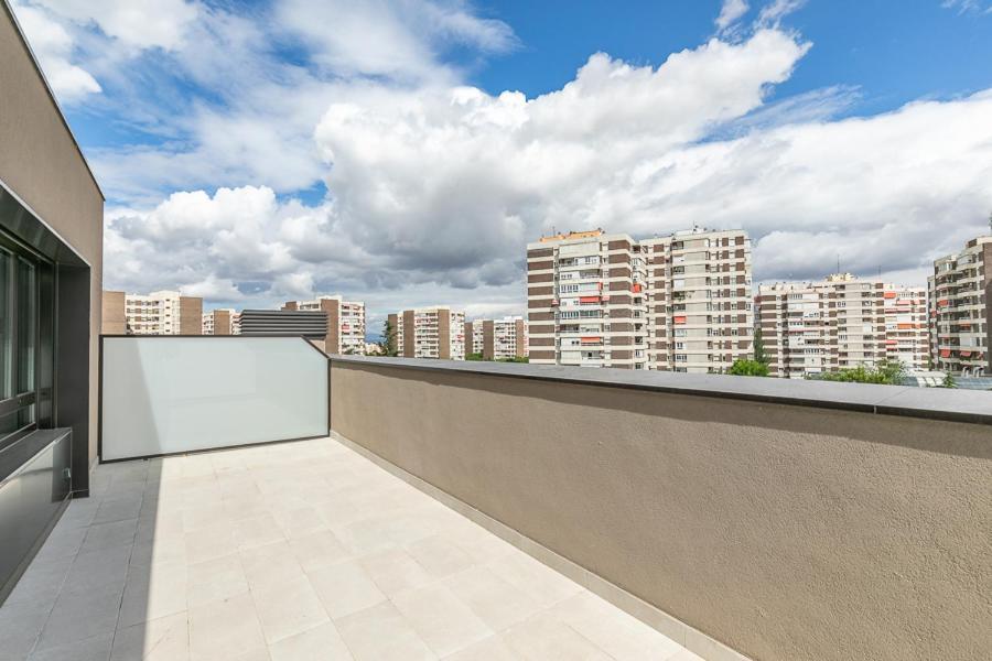 Micampus Madrid Sinesio Delgado Student Residence Luaran gambar